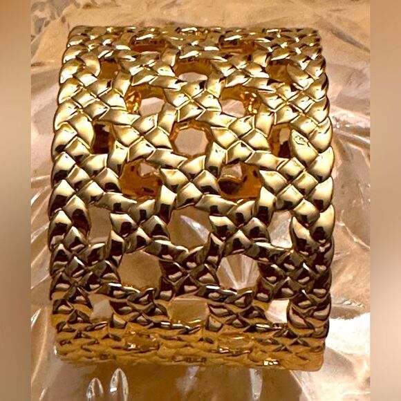 Ann Taylor Wide Cuff Bangle - Picture 1 of 5